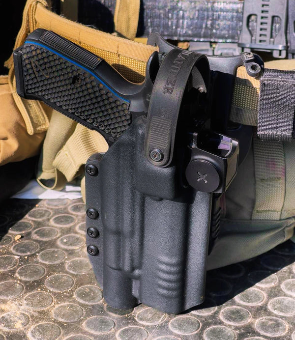 Level II duty Kydex holster with retention hood - Highlander Holsters